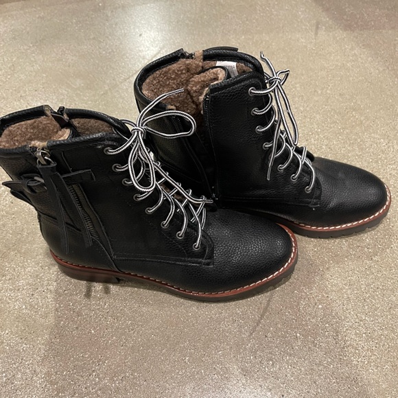 Kensie Boots Weslie Black Lace Up Combat Booties - Picture 10 of 13